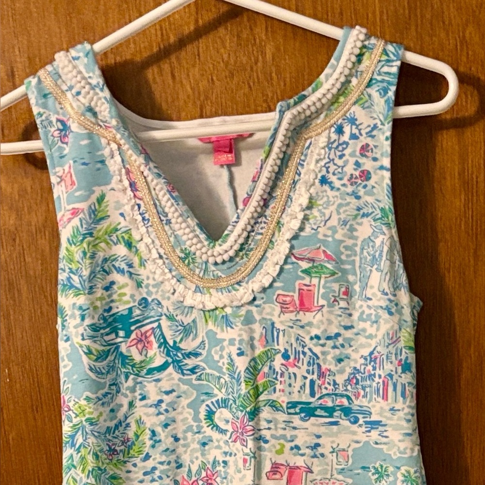 Sleeveless Tropical Print Shift Dress with Beaded V-Neck